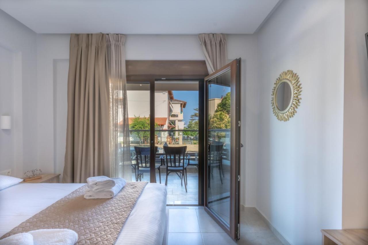 Sunshine Rooms And Suites Неа-Врасна Экстерьер фото