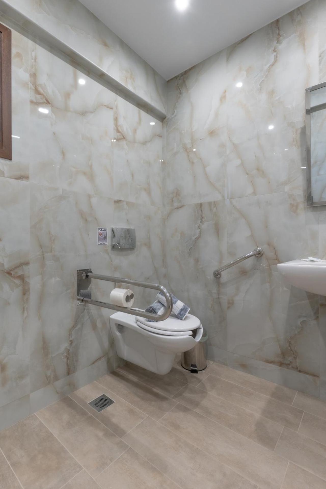 Sunshine Rooms And Suites Неа-Врасна Экстерьер фото