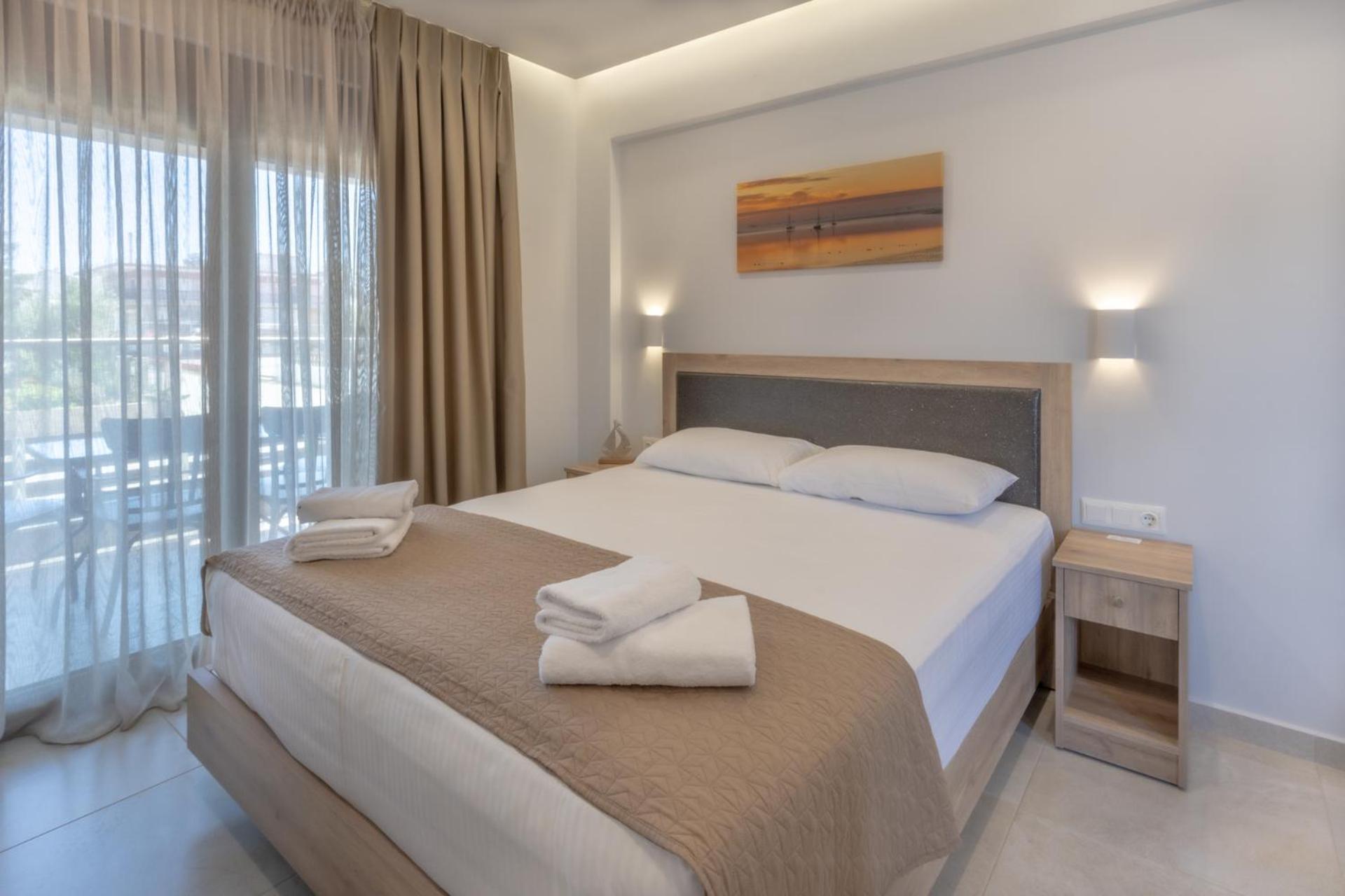 Sunshine Rooms And Suites Неа-Врасна Экстерьер фото