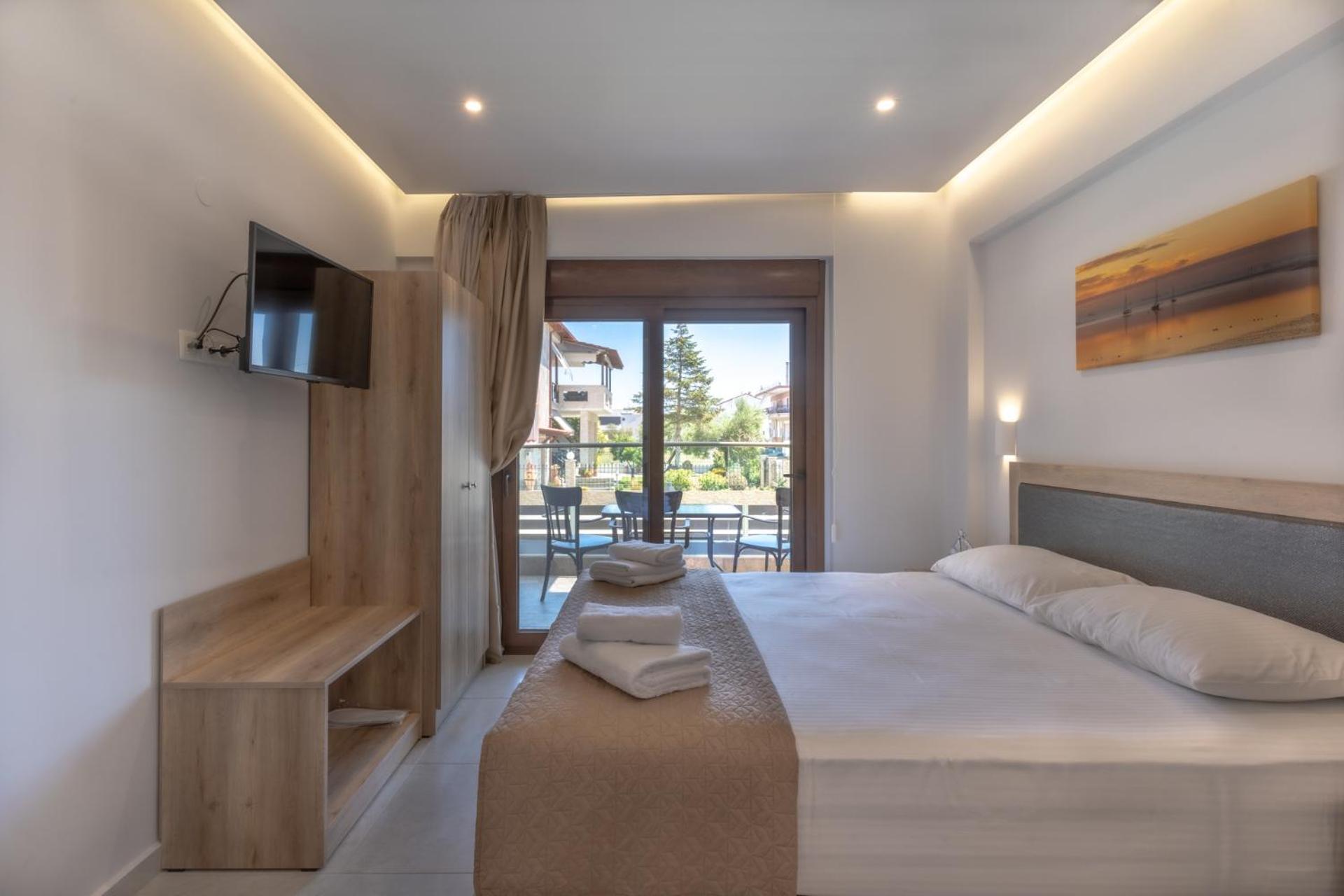 Sunshine Rooms And Suites Неа-Врасна Экстерьер фото