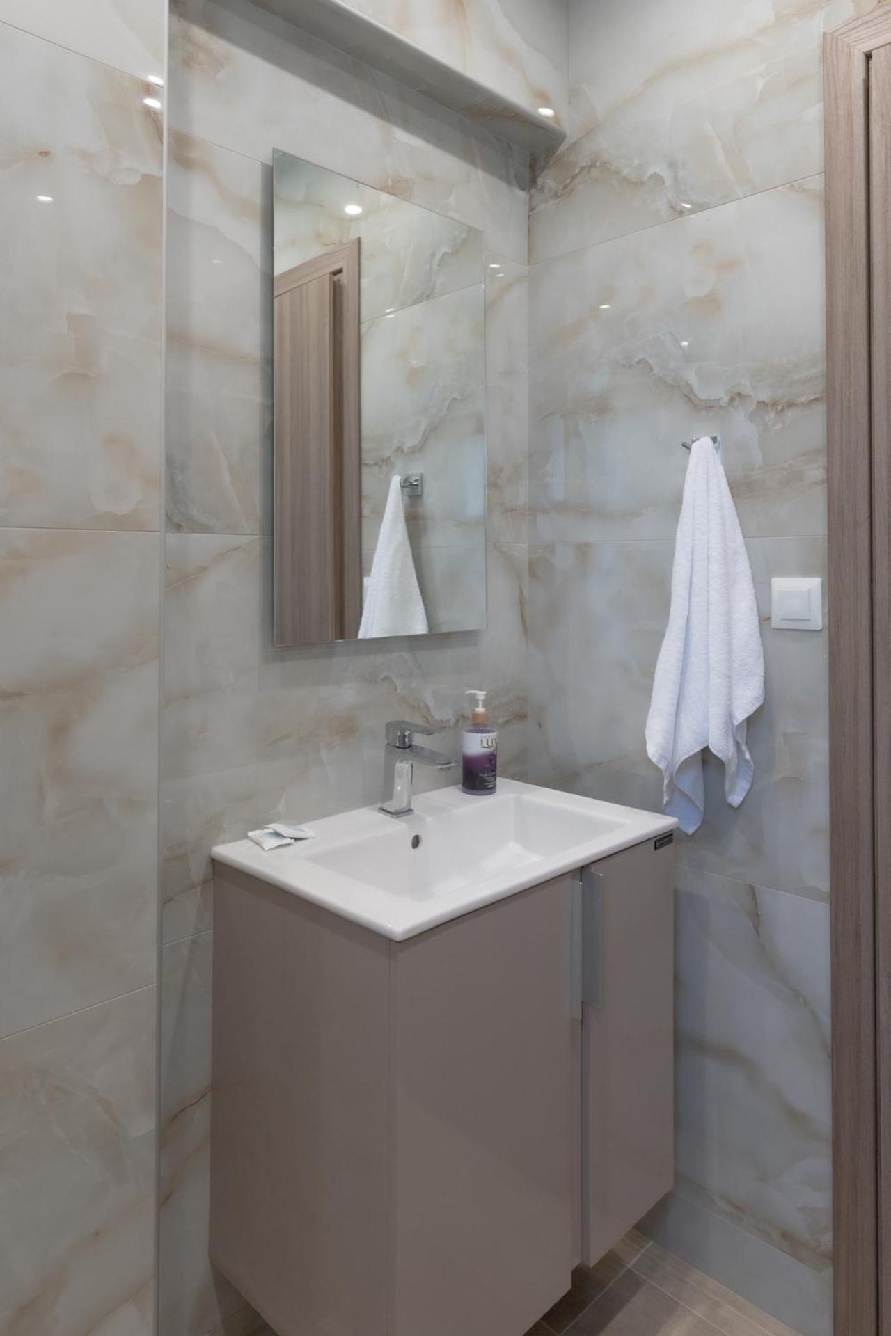 Sunshine Rooms And Suites Неа-Врасна Экстерьер фото