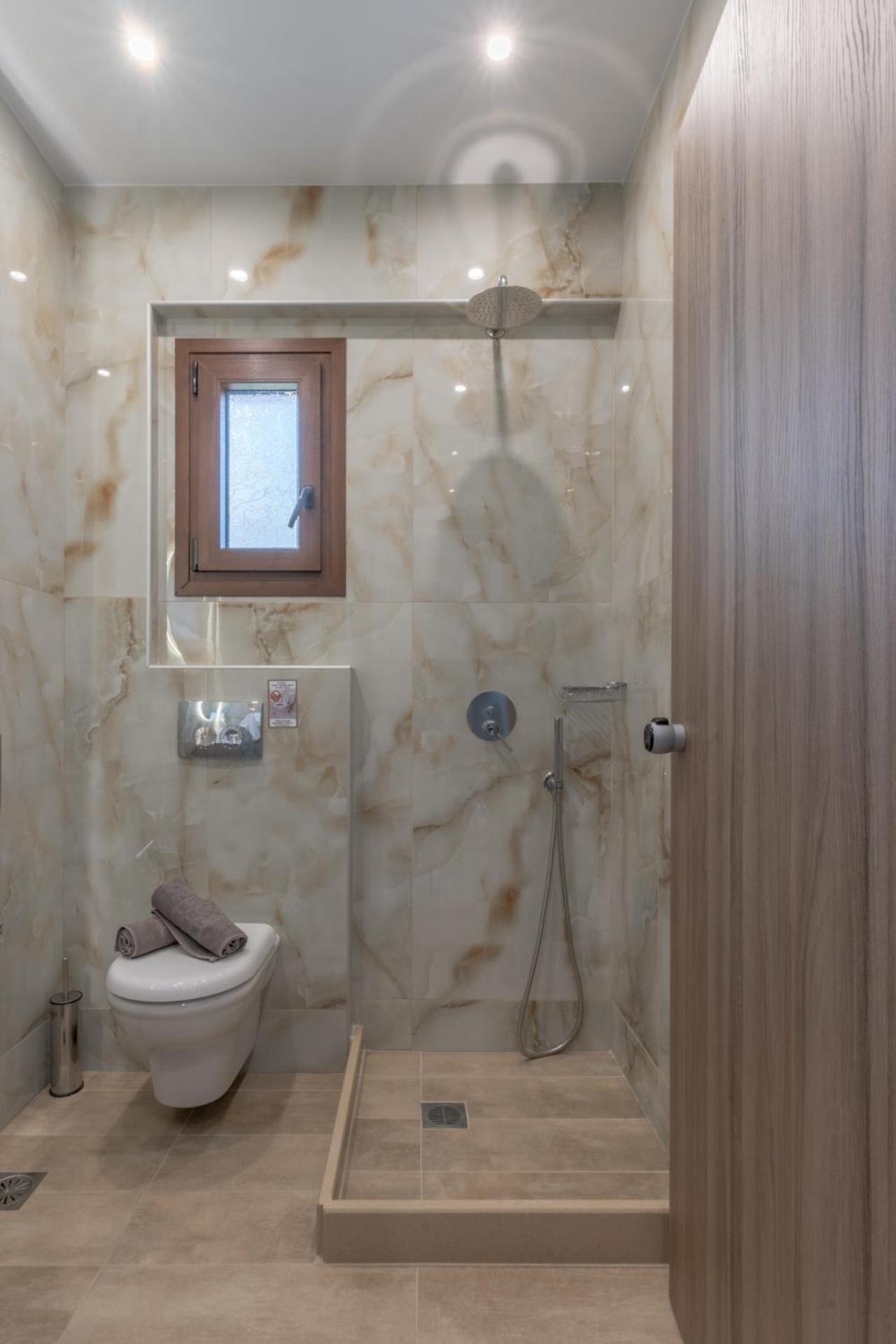 Sunshine Rooms And Suites Неа-Врасна Экстерьер фото