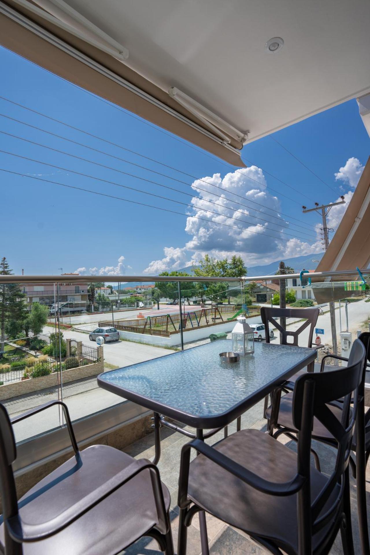 Sunshine Rooms And Suites Неа-Врасна Экстерьер фото
